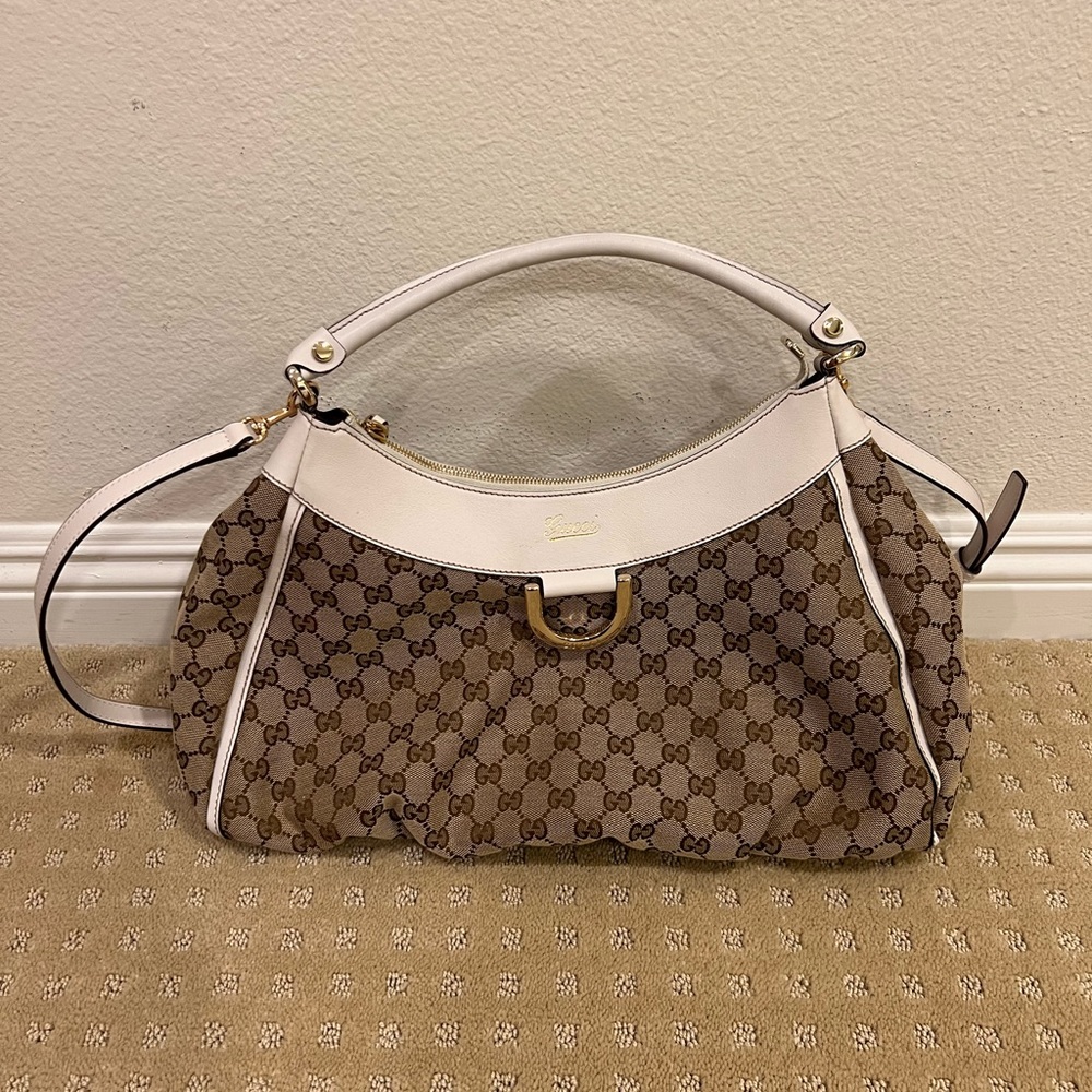 Gucci Shoulder Hobo Bag With Strap